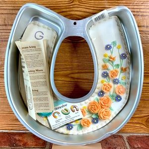 Wilton Horseshoe Cake Pan